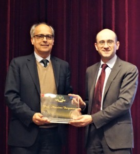 Massimo receives from Alberto the 2017 Galileo Award